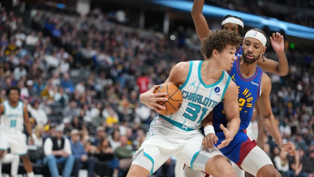 Debacle de los Nuggets ante unos estelares Hornets