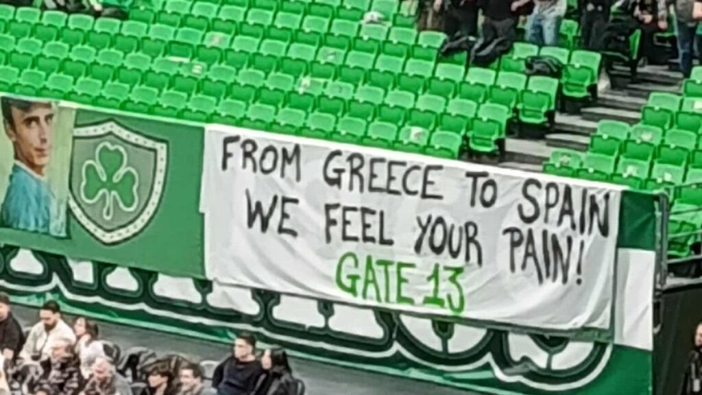 En la Euroliga se acuerdan de la tragedia ferroviaria en España: el precioso detalle que tuvieron los aficionados del Panathinaikos con las víctimas de Adamuz