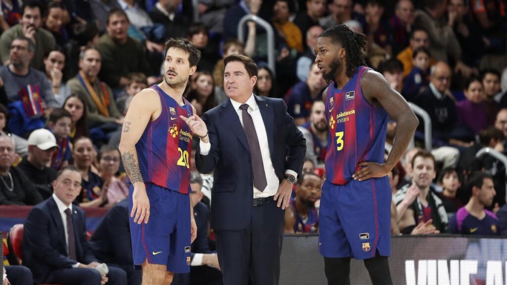 Xavi Pascual: "La plantilla de Olympiacos no se acaba nunca"
