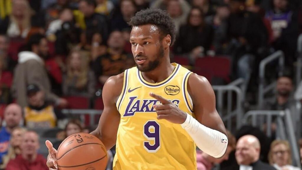 Doncic pasa vergüenza y Bronny James da un recital entre lágrimas de su padre