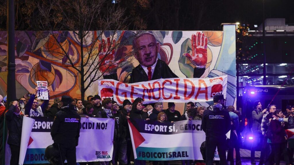 Piden en València expulsar a Israel de los torneos europeos