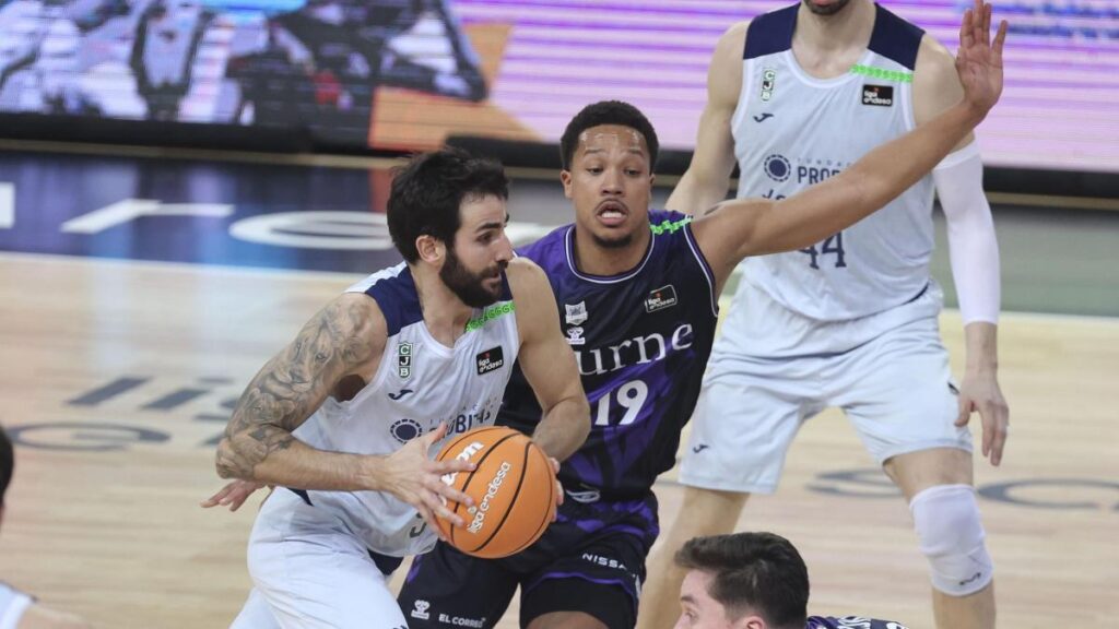 80-76: El Surne Bilbao mantiene su racha doblegando al Joventut en Miribilla