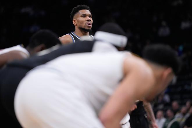 Problemas para los Bucks: Antetokounmpo, entre 4 y 6 semanas de baja