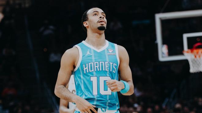 Jugó 10 partidos en la NBA… y ahora quiere volver a la universidad: el surrealista deseo de Amari Bailey