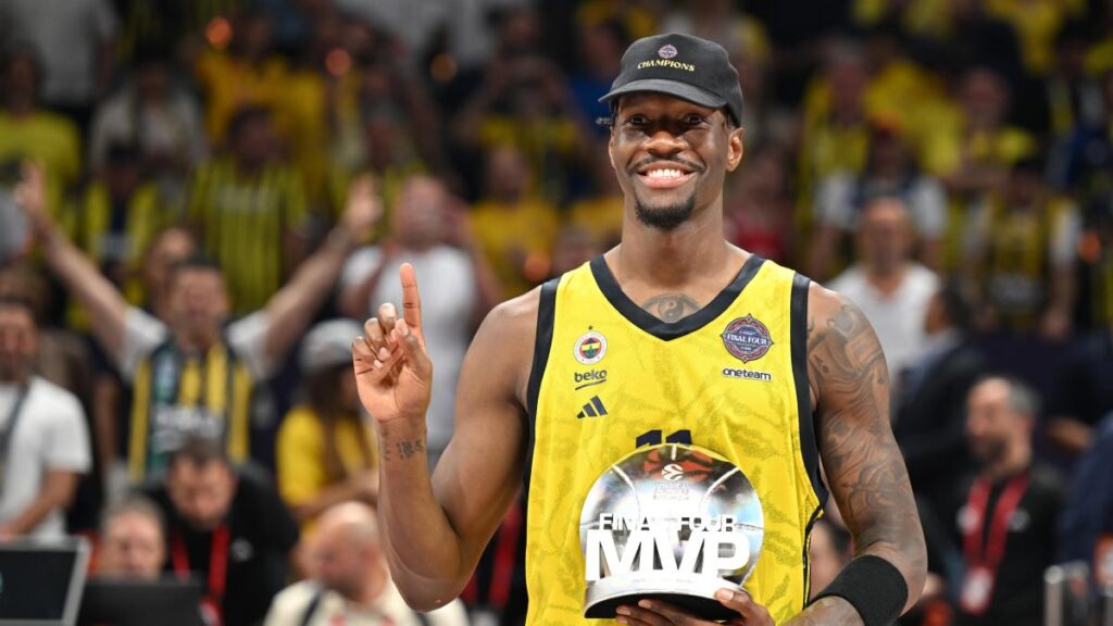 Panathinaikos revienta el mercado de la Euroliga: Nigel Hayes-Davis, ¡fichado!