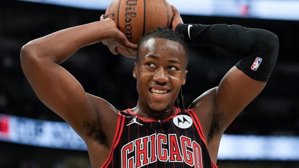 Los Timberwolves incorporan a Ayo Dosunmu en un traspaso con los Bulls