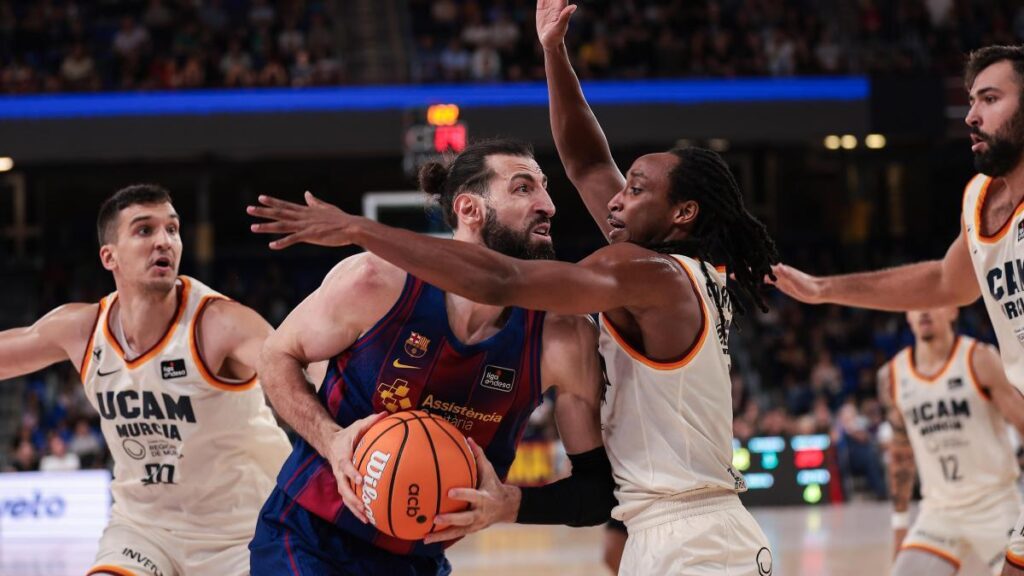 El Barça busca en Murcia no cerrar una semana negra