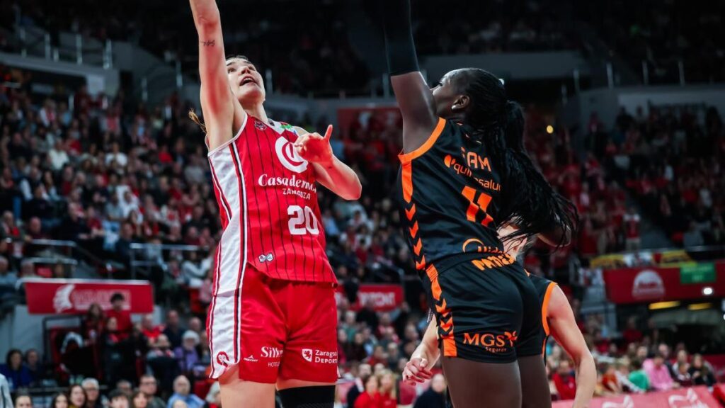 67-72: Valencia Basket se desquita ante el Casademont Zaragoza y estrecha diferencias con el liderato