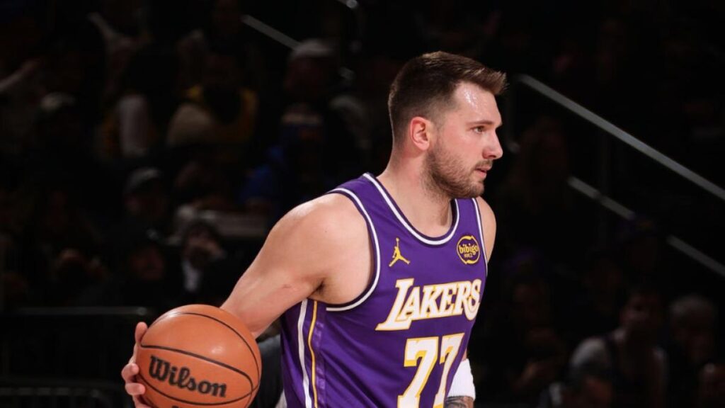 Doncic da la razón a quienes le traspasaron ante Yabusele: ¡vaya coladero!