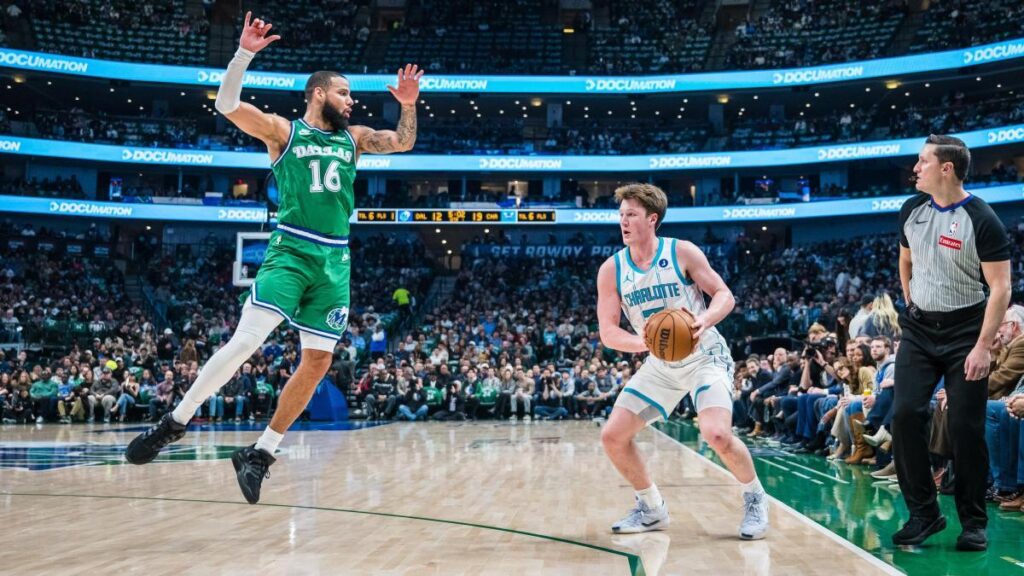 El rookie Kon Knueppel participará en el concurso de triples 2026