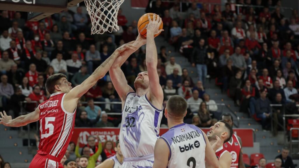 82-84: El Surne Bilbao suma su sexta victoria seguida ante un exigente Casademont