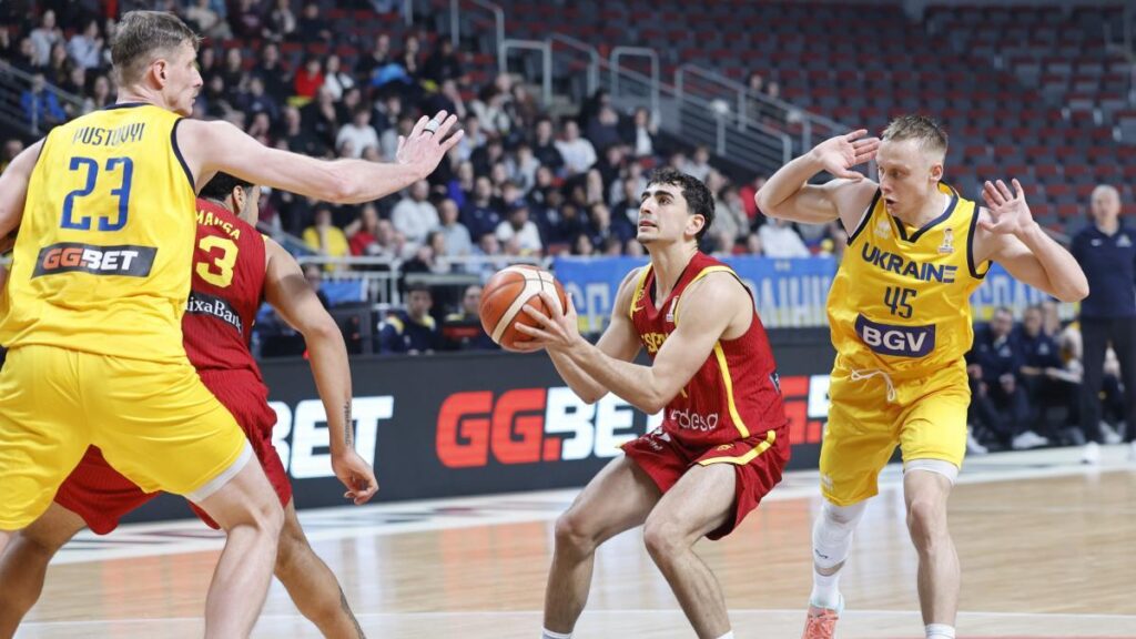 66-86: Los triples impulsan a España en su primer duelo con Ucrania