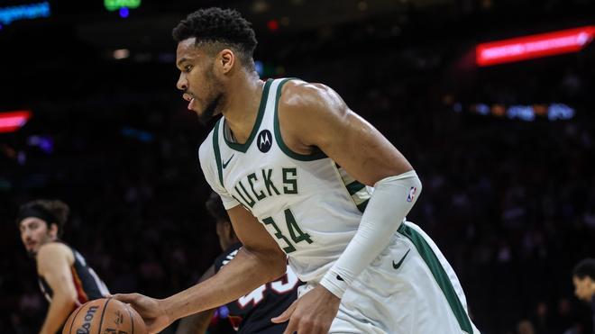 ¡Los Bucks quieren acabar con Antetokounmpo!