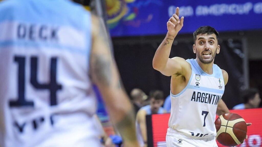 Argentina se levanta tras el batacazo ante Uruguay gracias a unos inspirados Campazzo y Deck