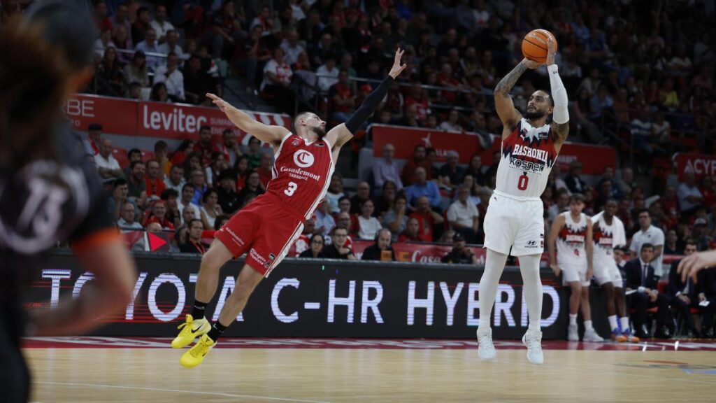 El Baskonia, próxima parada de un exigente calendario para un Casademont en apuros
