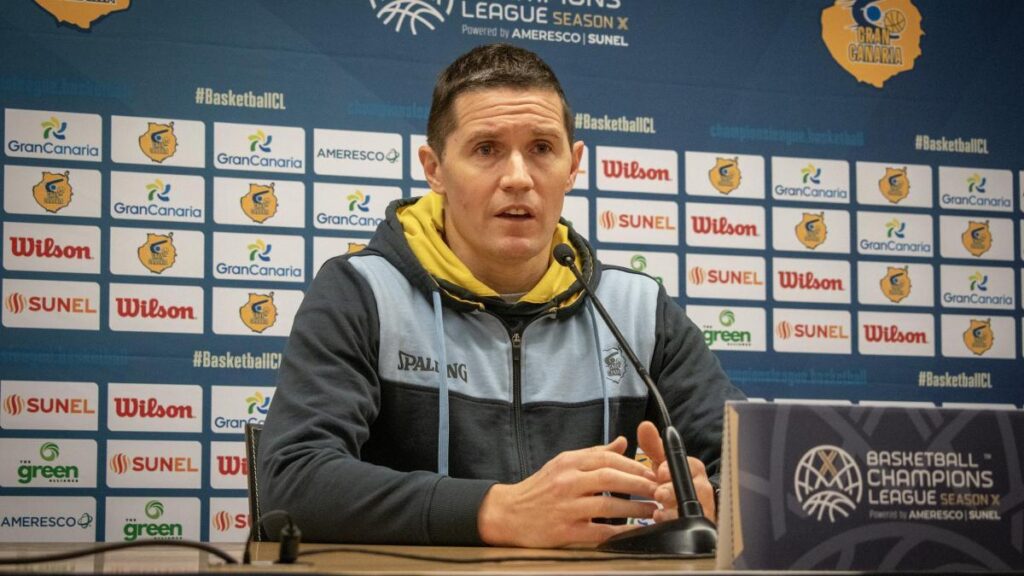 Lakovic pide no fiarse "ni un segundo" por haber ganado los dos derbis anteriores