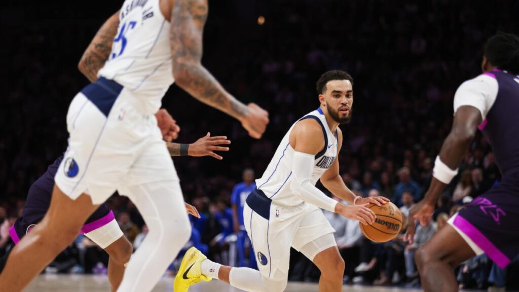 Los Denver Nuggets de Nikola Jokic 'pescan' un descarte de los Dallas Mavericks