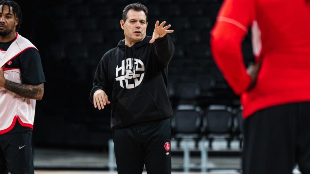 Dimitris Itoudis, entrenador del Hapoel de Tel Aviv: "Hubo una explosión muy potente y una mujer perdió la vida a solo 700 metros de mi apartamento"