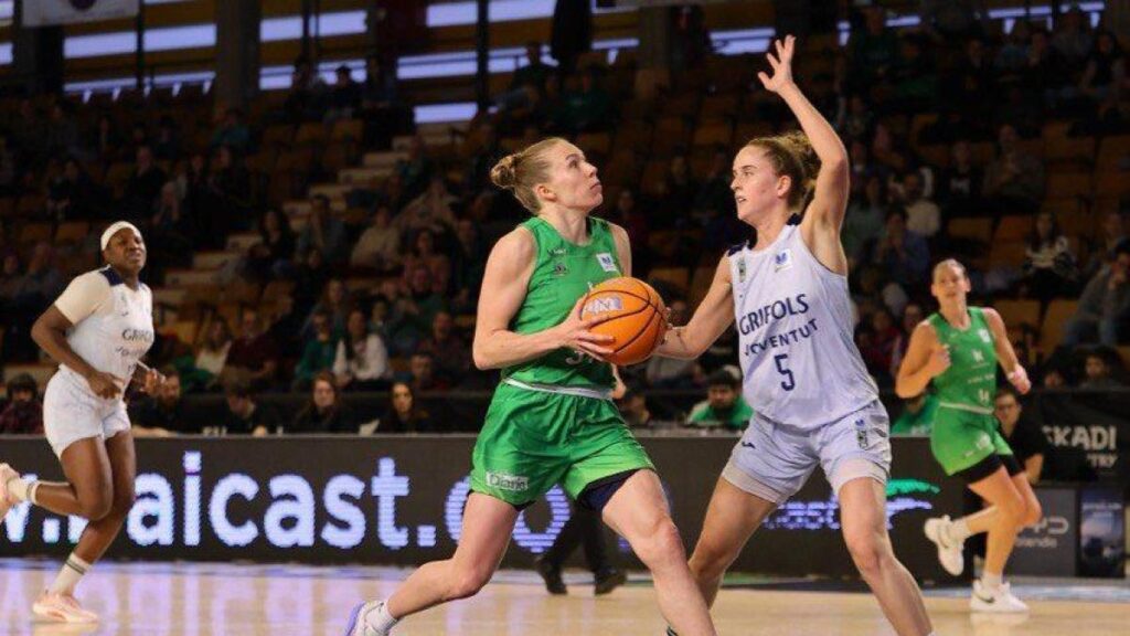 83-68: La Penya cae en Vitoria y se complica la vida