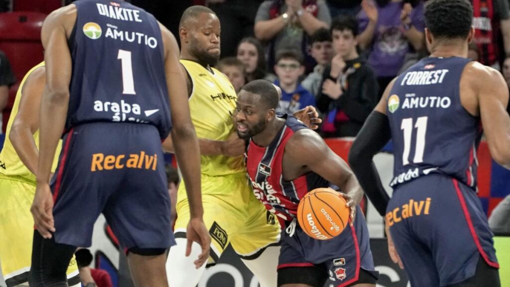 93-90: El Baskonia de Omoruyi despierta a tiempo para resolver el dominio de Lleida