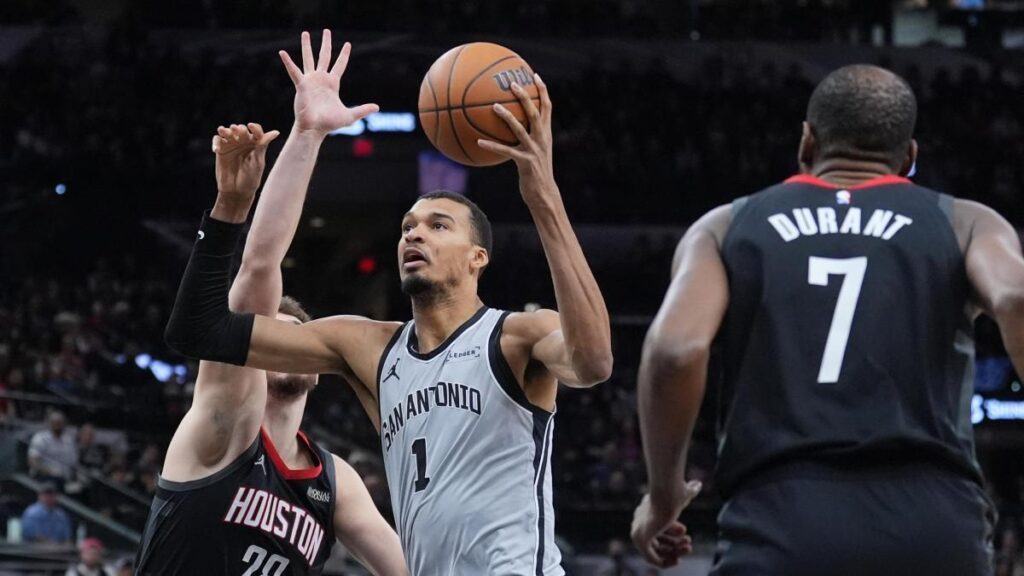 Los Spurs mandan en Texas y los Pistons suman su cuarta derrota consecutiva