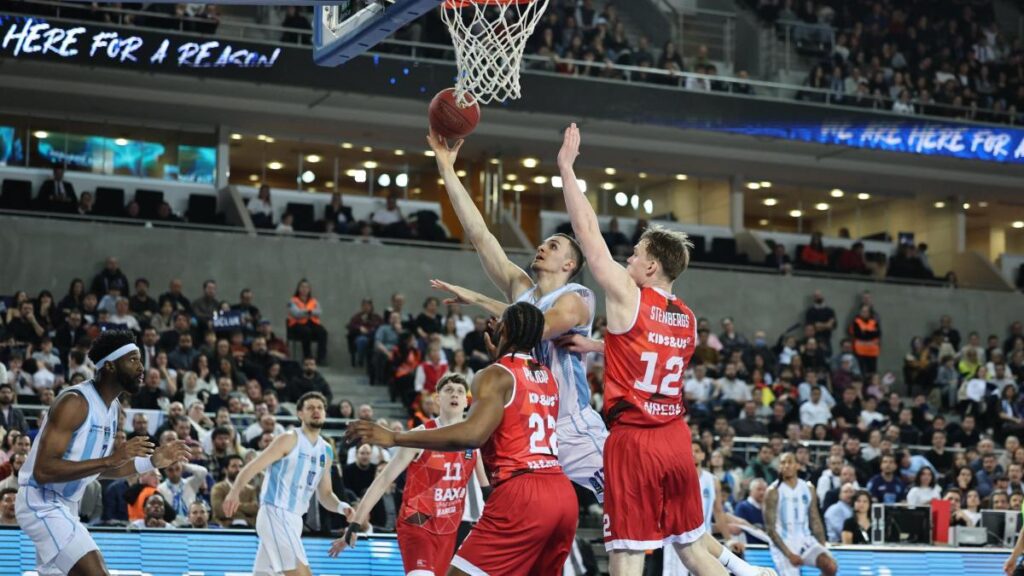 98-81: El Baxi Manresa pierde en Ankara y queda eliminado de la Eurocup