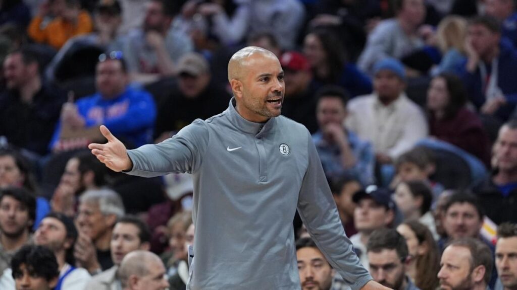 Jordi Fernández roza la heroica pese a un aplastante parcial a favor