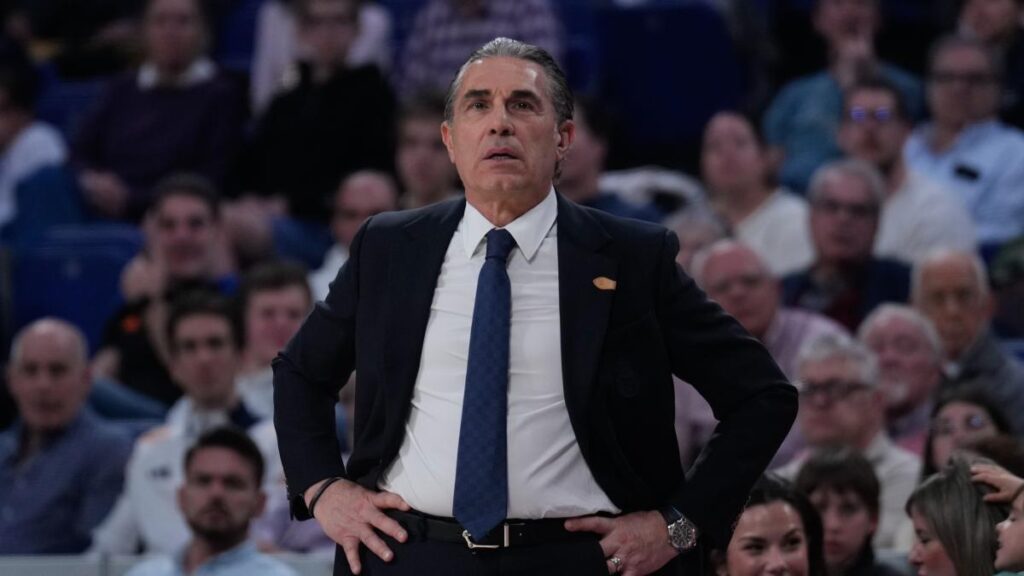 Sergio Scariolo: "La idea es que siga aquí. Hay que pensar en su mejor opción para el futuro, pero en un equipo como este es difícil tener minutos en Euroliga"