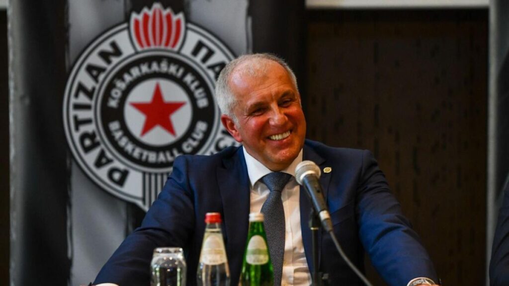 "Es, con diferencia, el mejor entrenador. Lo diré sin rodeos: me quito el sombrero ante él, lo adoro"