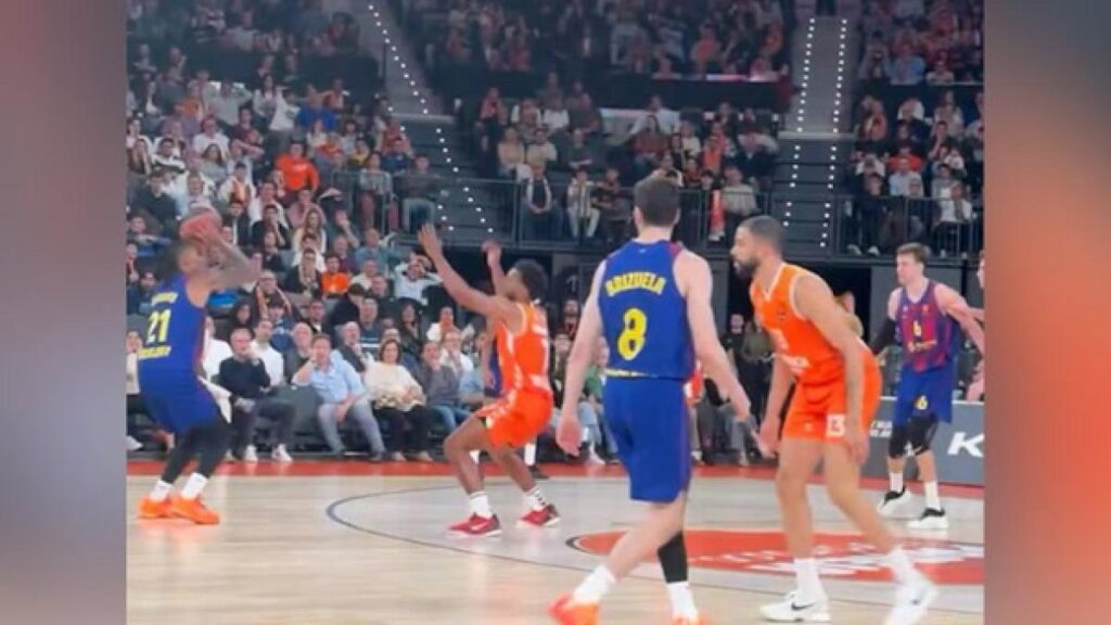 Así fue el triplazo de Clyburn y la acción salvadora de Parra para vencer al Valencia