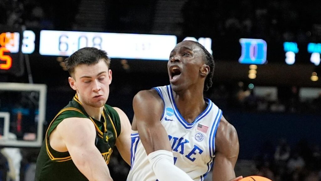Duke evita el ridículo en el March Madness: una perla del Barça, protagonista