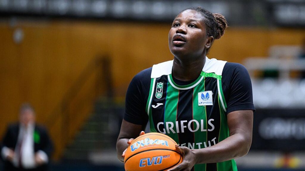 La pívot Alima Dembelé (Joventut) no volverá a jugar este curso por una lesión en la rodilla