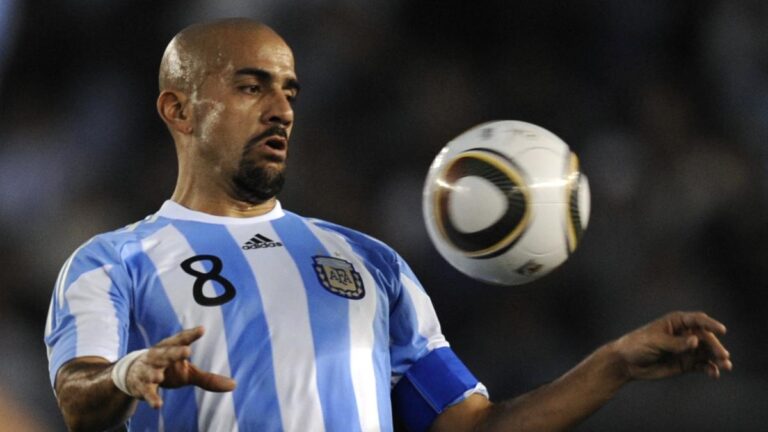 La Bruja Verón: "Llegué en bermudas y chanclas y, cuando entré al vestuario, todos en traje, peinados... un día me dijeron 'vení, te acompañamos'"