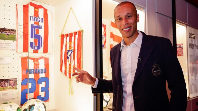 Miranda: "Vinicius aún está lejos de Neymar, Messi y Cristiano, no es como ellos, le falta algo"