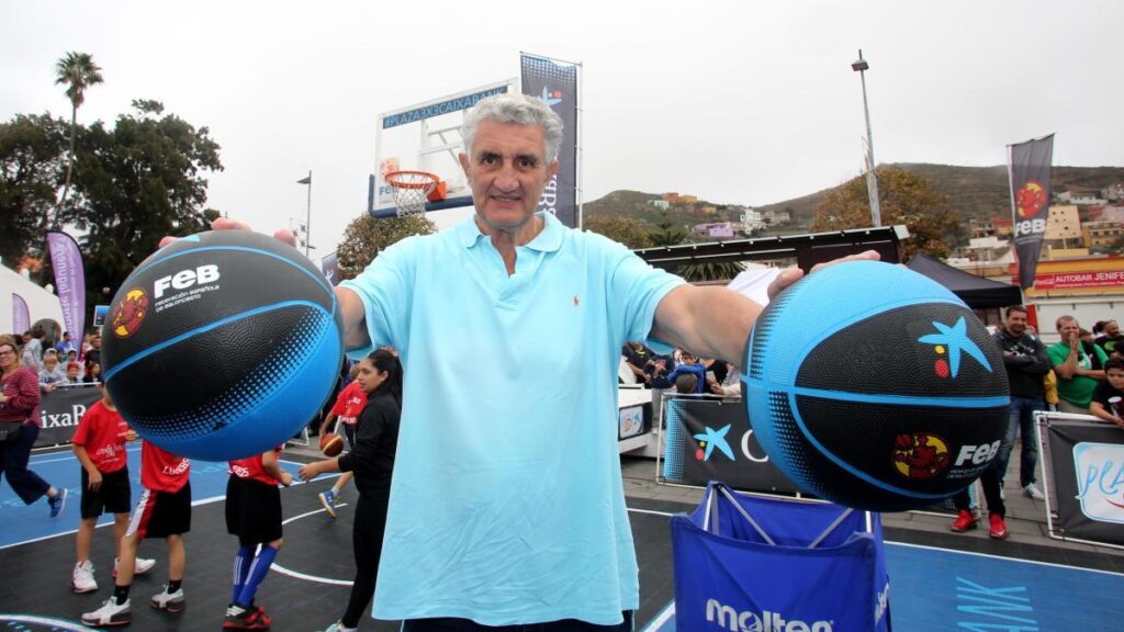 "Quiero hacer una reivindicación: existe mucha altofobia. Gente que odia a los altos. ¿Por qué los sitios son tan estrechos?"