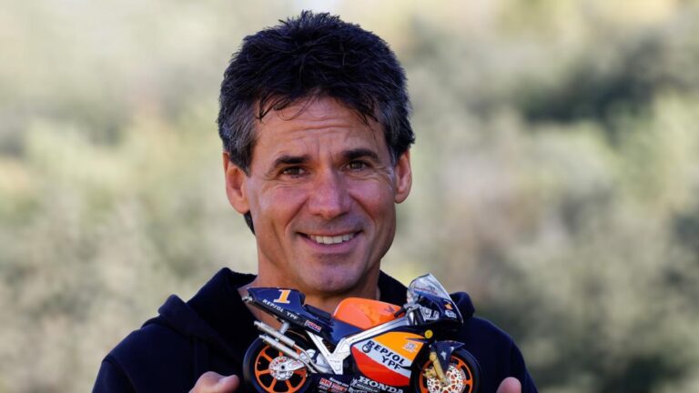 Alex Crivillé: "Quizás, en Ducati están un poco perdidos. A Marc Márquez le está costando, incluso pilotos que están bien físicamente como su hermano Alex Márquez no se sienten a gusto con la moto"