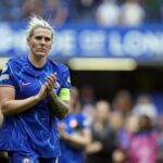 La leyenda del Chelsea Millie Bright cuelga las botas