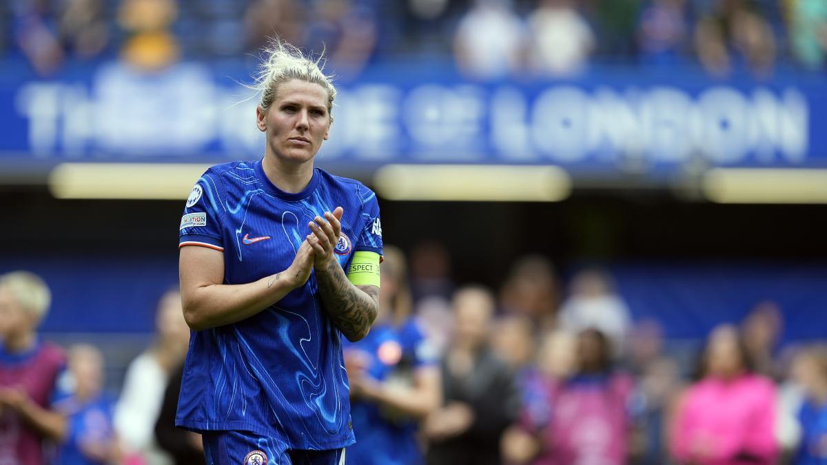La leyenda del Chelsea Millie Bright cuelga las botas