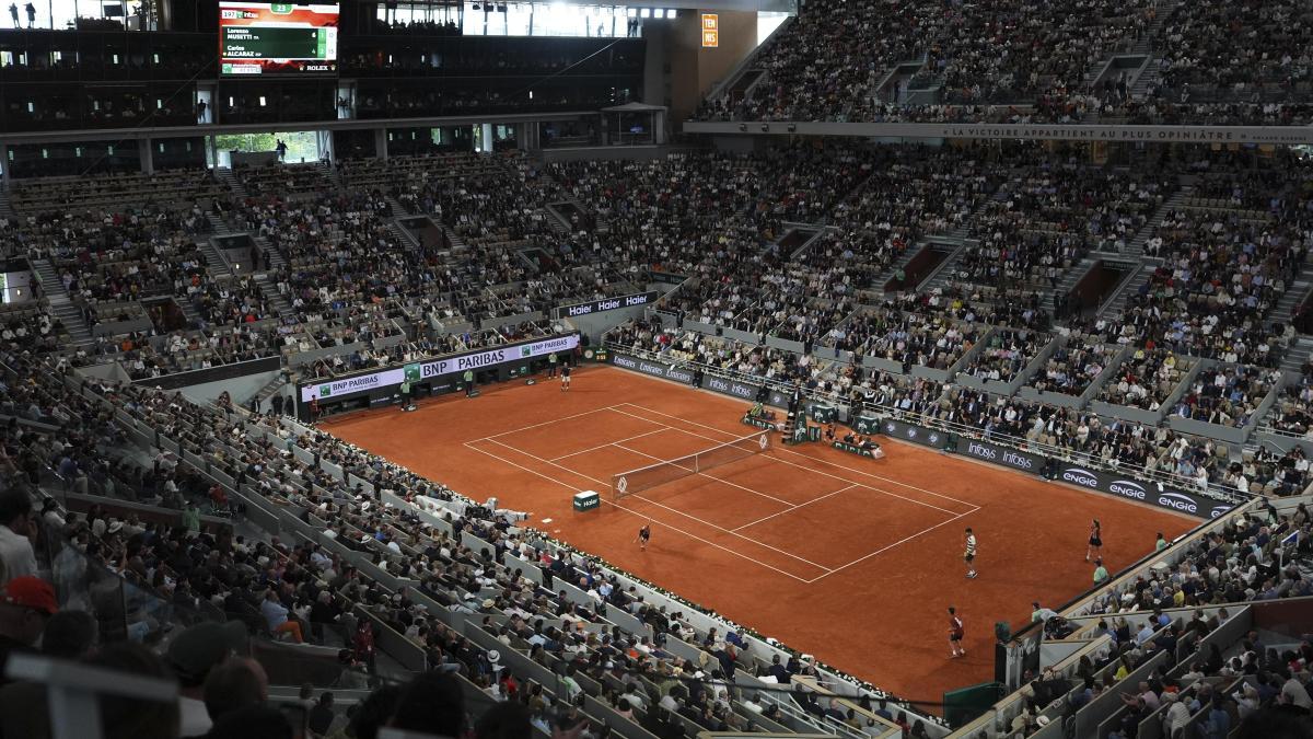 Roland Garros permitirá a los jugadores llevar relojes inteligentes y mantendrá a los jueces de línea