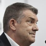 Gourlay, sobre el penalti a Gayà: “Estoy muy enfadado, no lo entiendo”