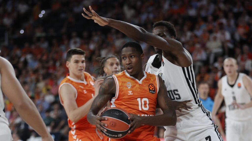 Valencia Basket viaja a Bolonia con dudas en su convocatoria