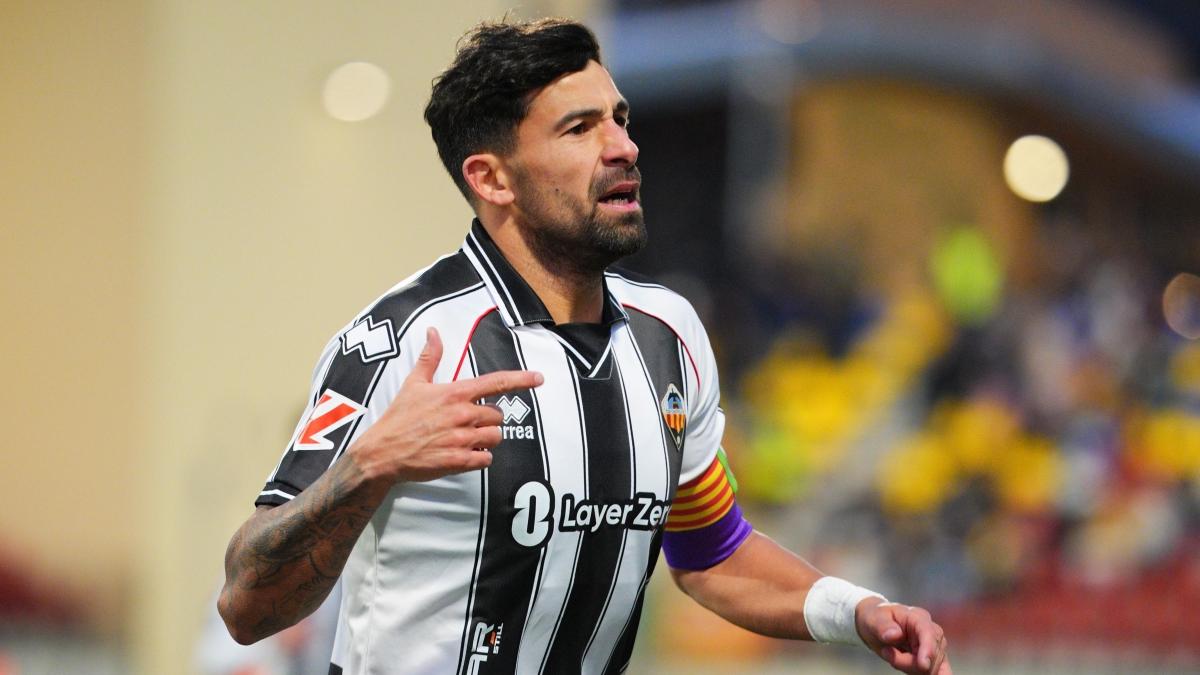 El Castellón busca sustitutos para Gerenabarrena y Alberto Jiménez para visitar al Málaga