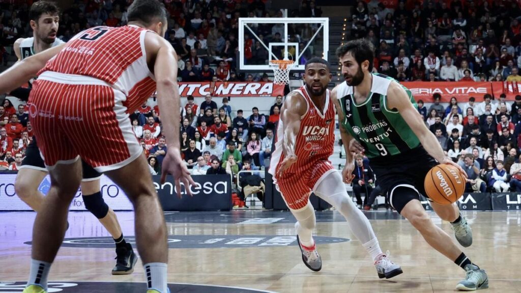 El Asisa Joventut recibe al UCAM Murcia en un duelo directo con la mente en Grecia