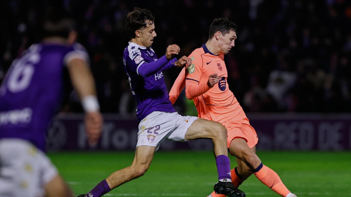 Christensen puede jugar si Flick le necesita