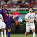 Cocu elogia a De Jong: "Tiene un perfil perfecto para el Barça"