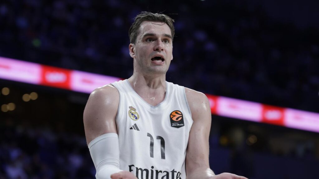El 'pique' de Hezonja en redes: "Me parece que tienes muchos problemas, chaval"