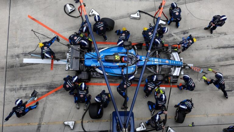 La FIA no descarta más cambios en la F1 si son necesarios: "El deporte no estaba en la UCI, solo necesitaba mejorar. Es una evolución, no una revolución"