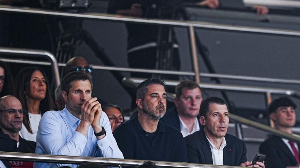 Navarro blinda la figura de Pascual y promete una inyección económica en el Barça