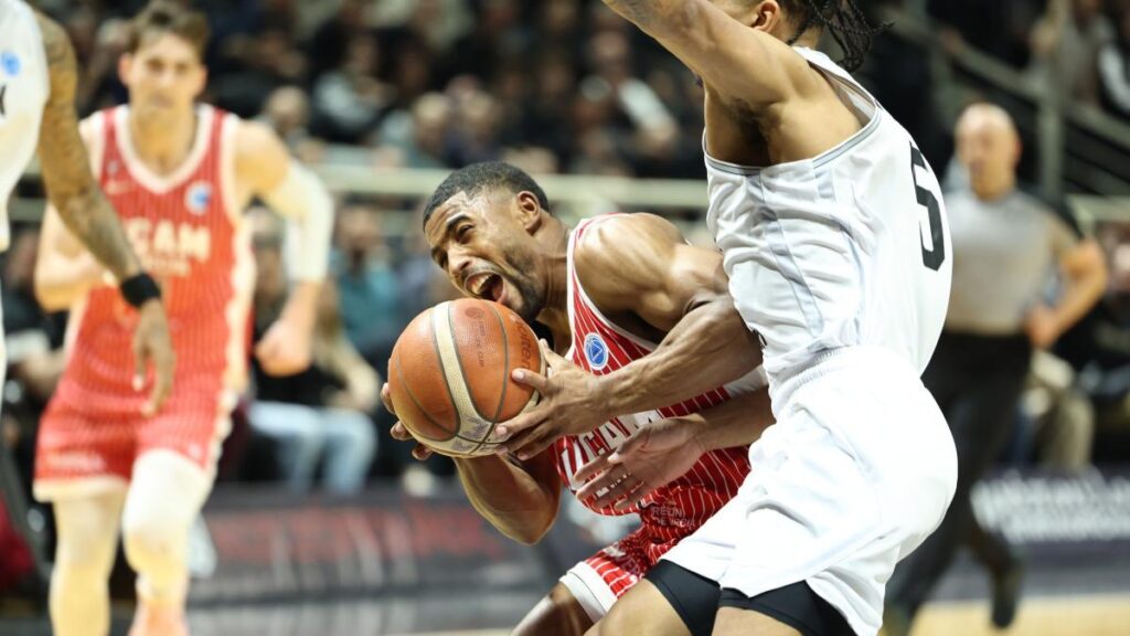 "En mi vida había visto gente drogándose en el partido y la policía mirar hacia otro lado"