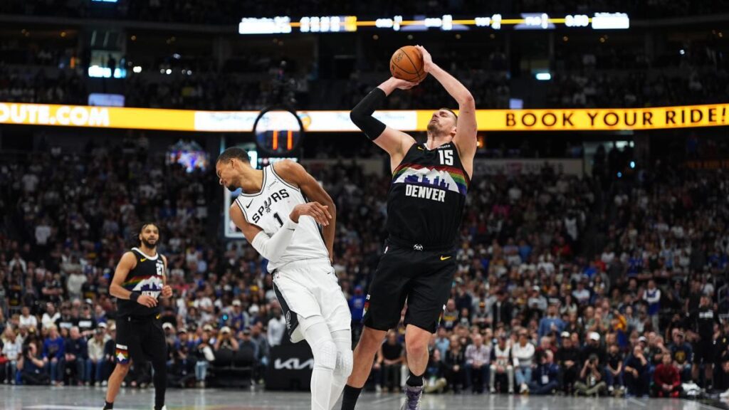 Un impresionante Jokic doblega a los Spurs de un genial Wembanyama en la prórroga